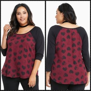 Torrid
Heart Print Knit to Woven Raglan Tee